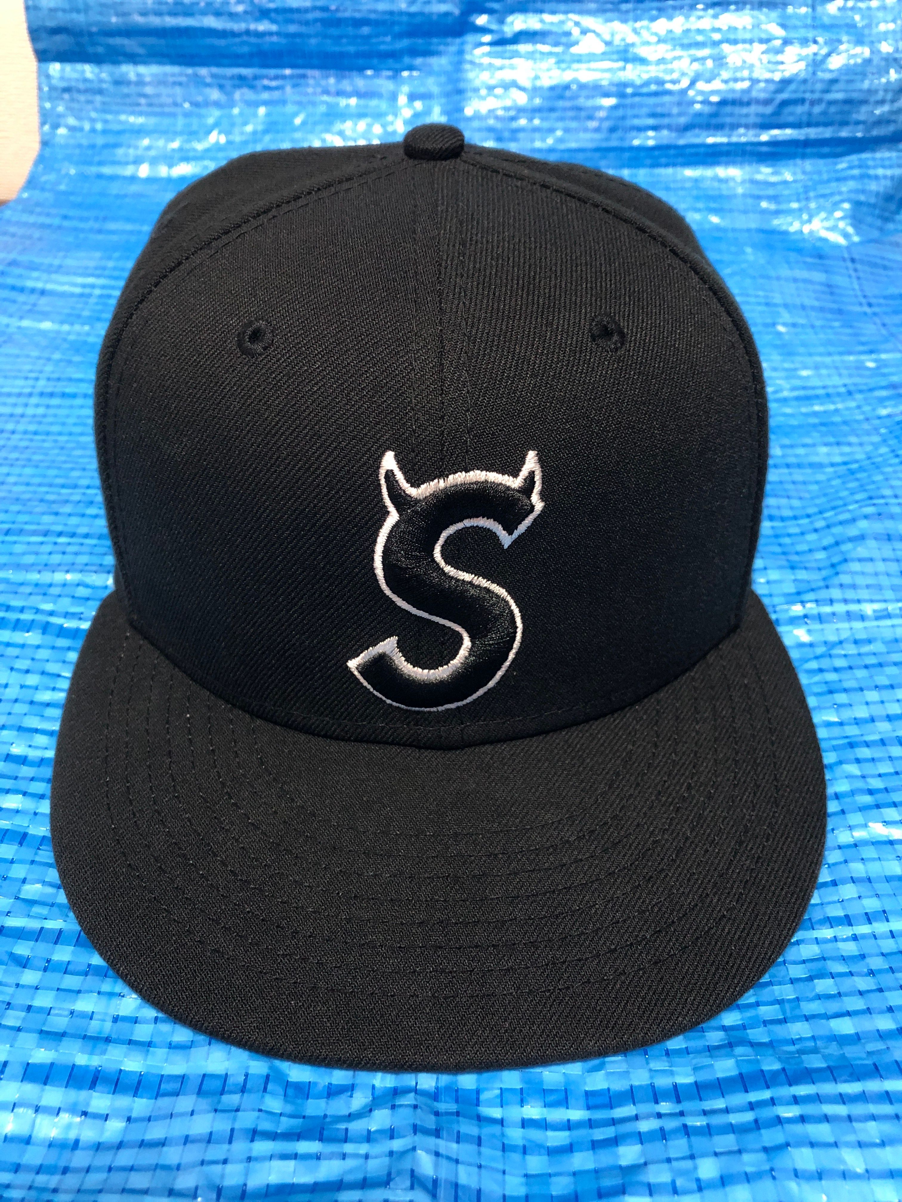 Supreme S Logo New Era "Black" (22FW)