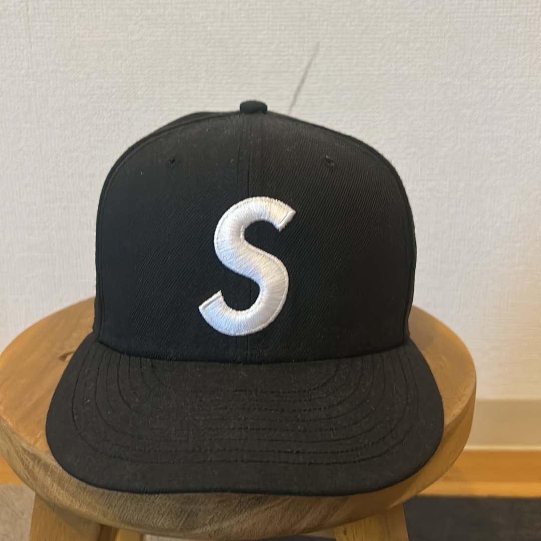 Supreme Characters S Logo New Era "Black"