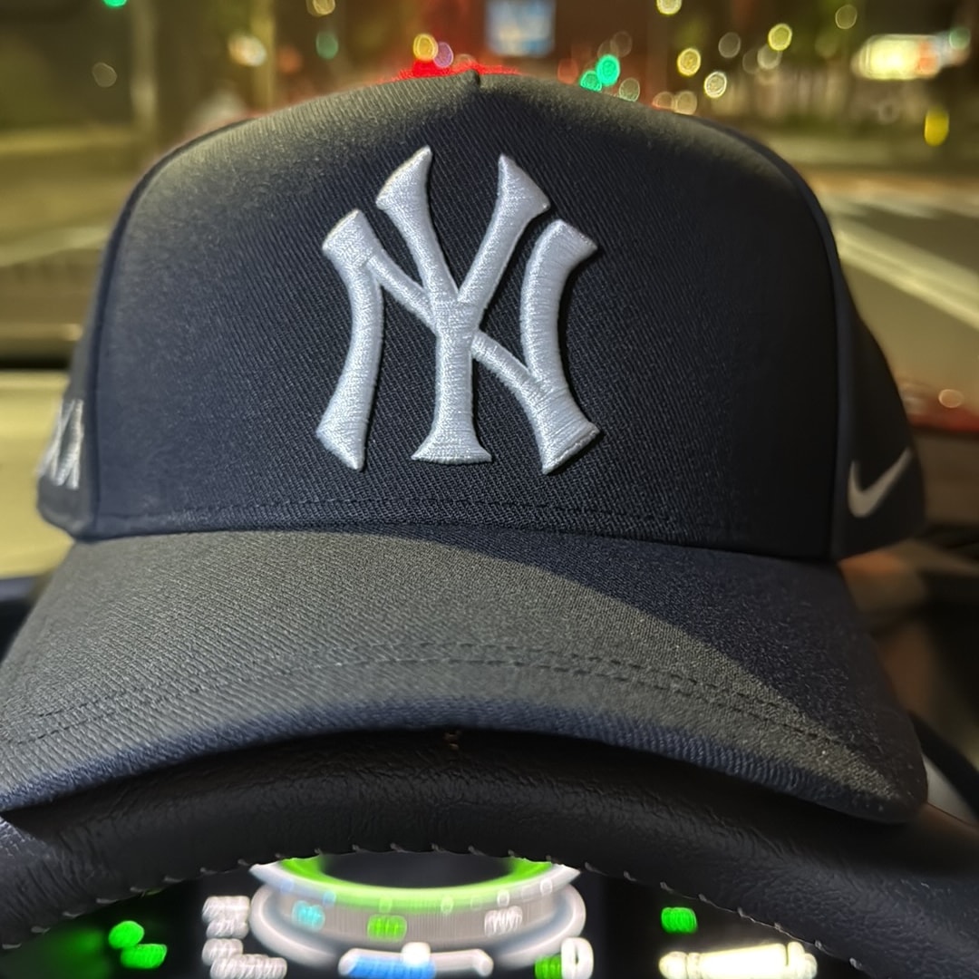 MLB x KAWS x Nike Club Structured AFRAME New York Yankees "Navy Blue"