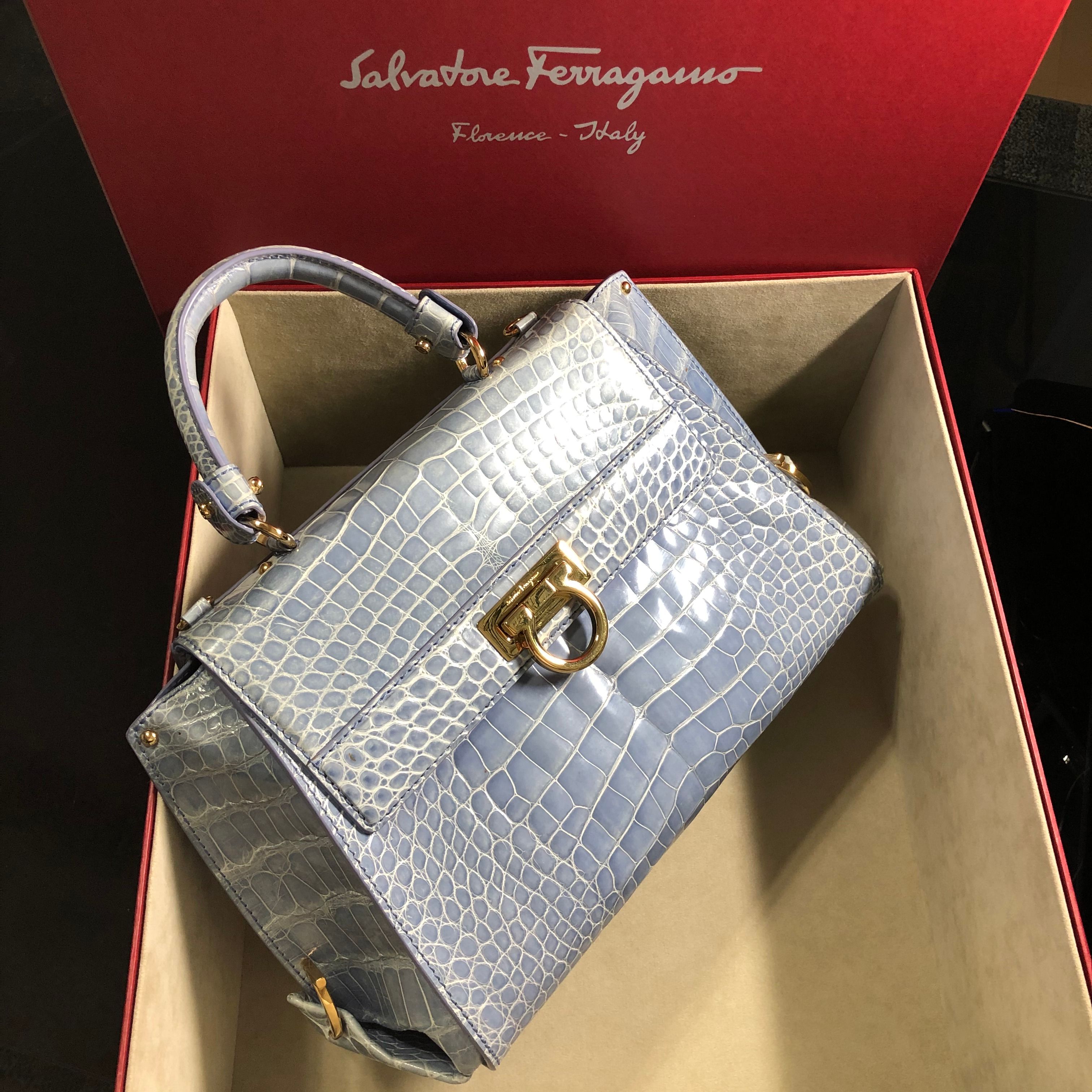 Salvatore Ferragamoサルヴァトーレフェラガモ ソフィア クロコ