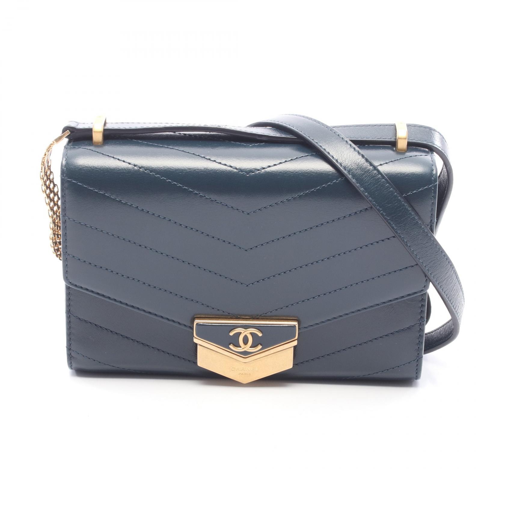シャネル CHANEL シェブロン Vステッチ ショルダーバッグ バッグ レザー レディース グリーン系 【中古】