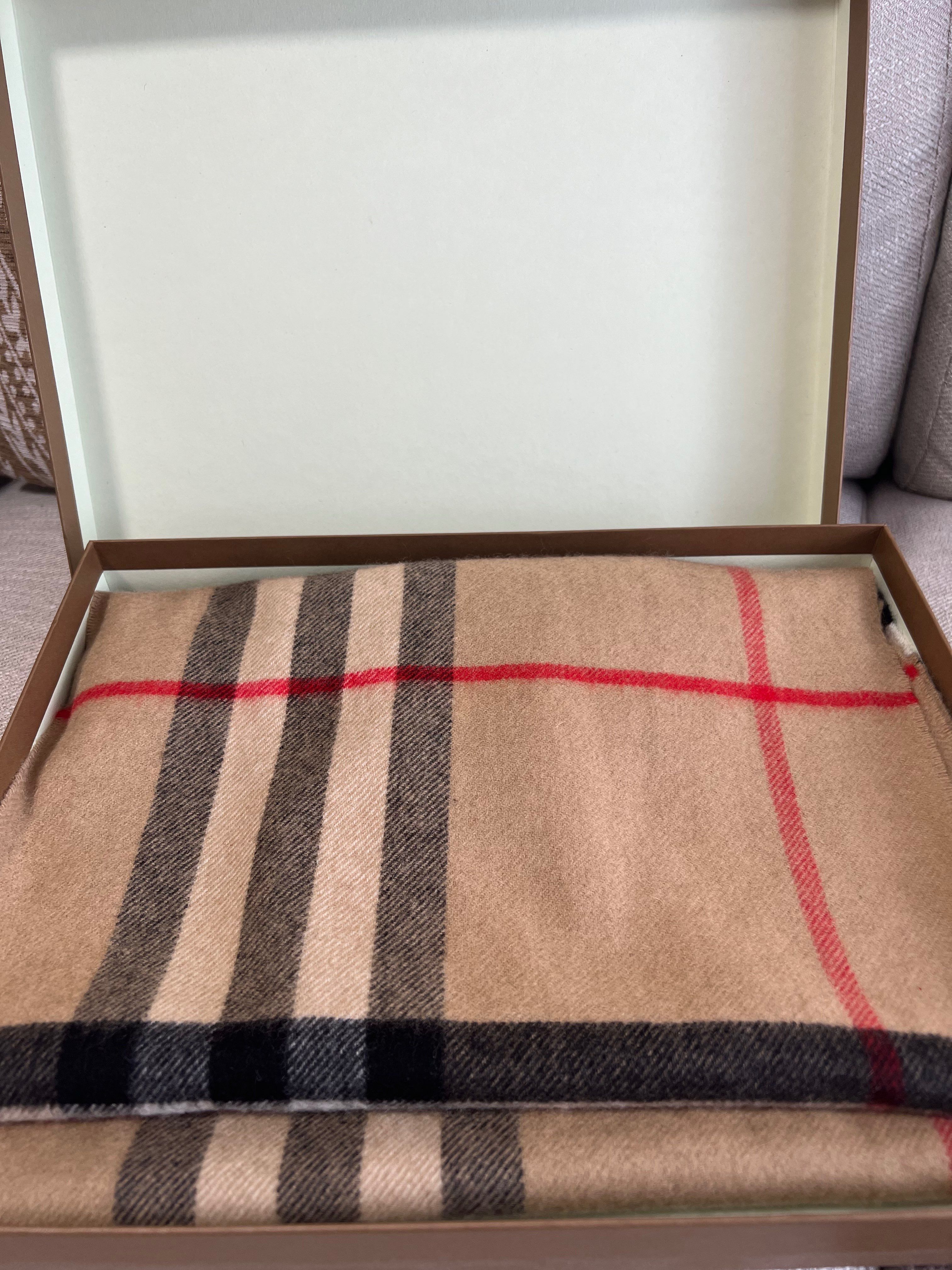 Giant check cashmere scarf