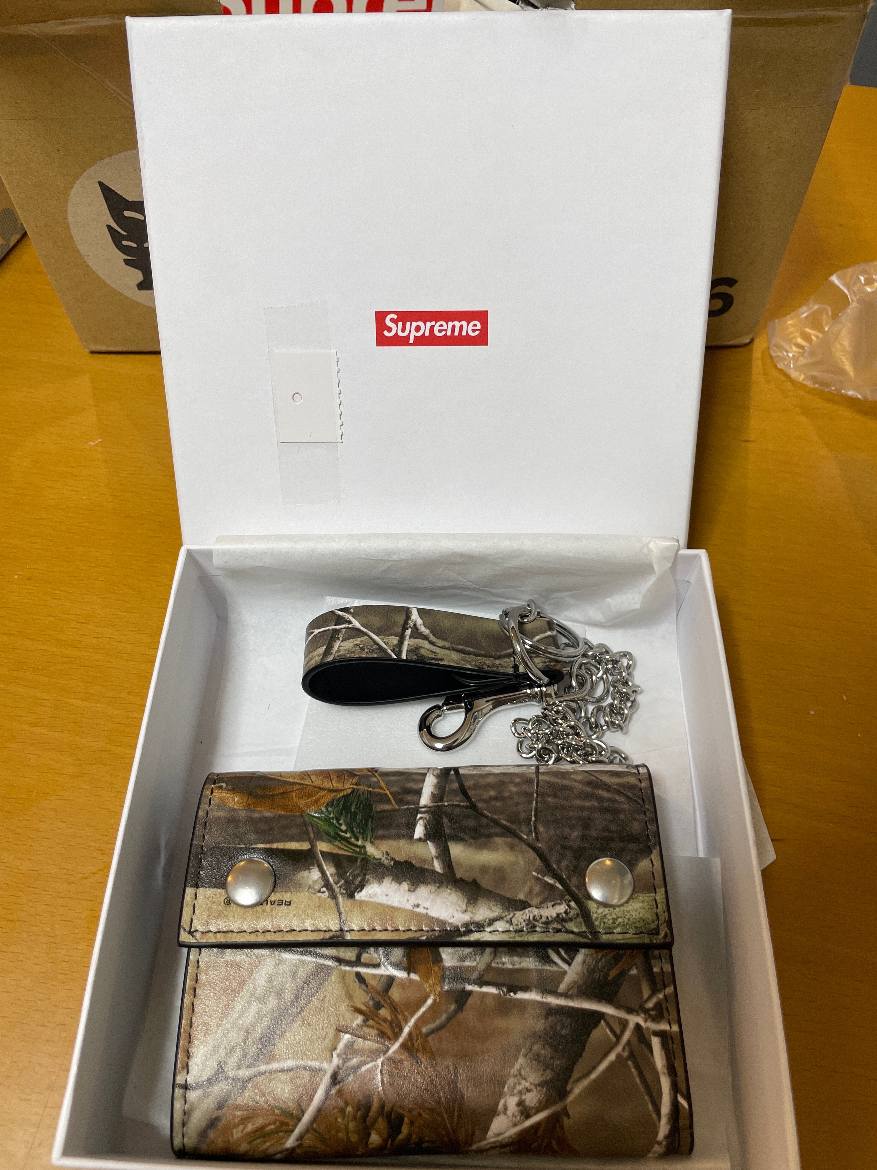 Supreme Leather Chain Wallet (25FW) 