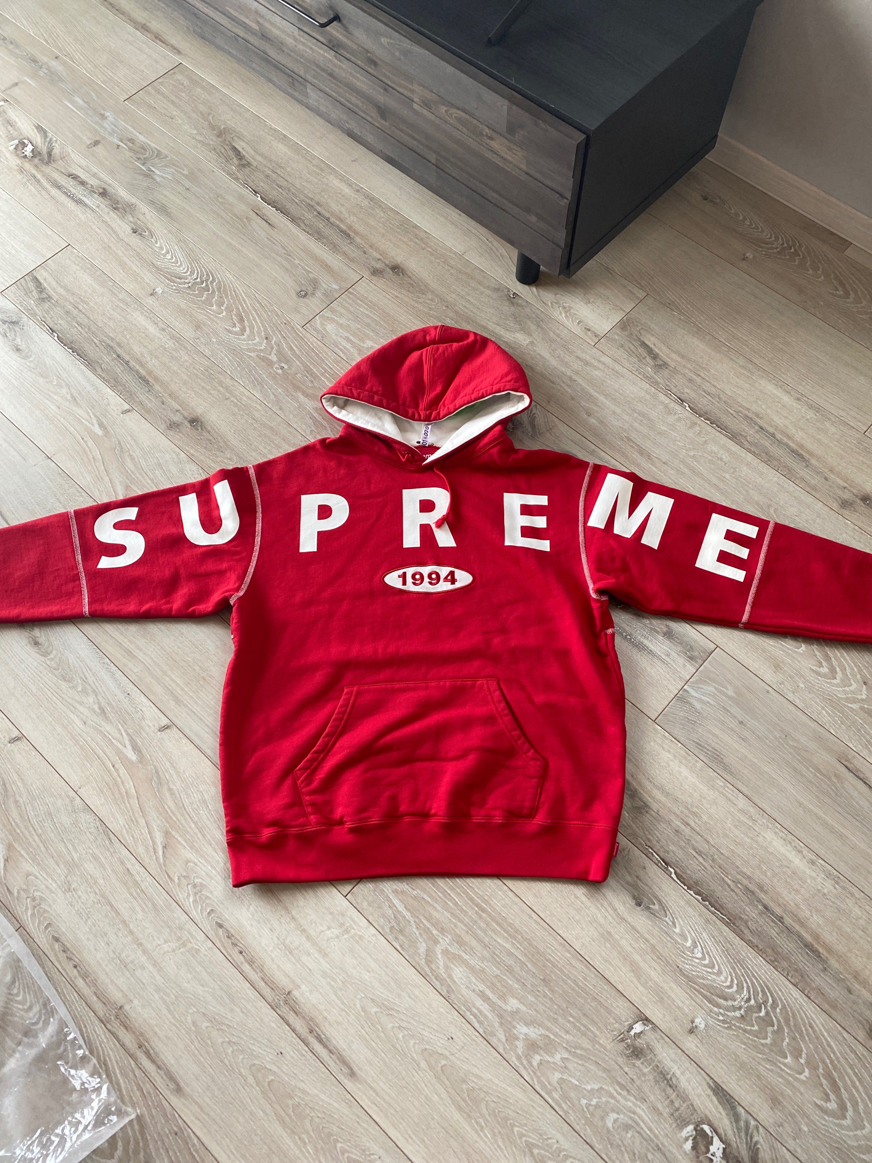 supremeパーカー