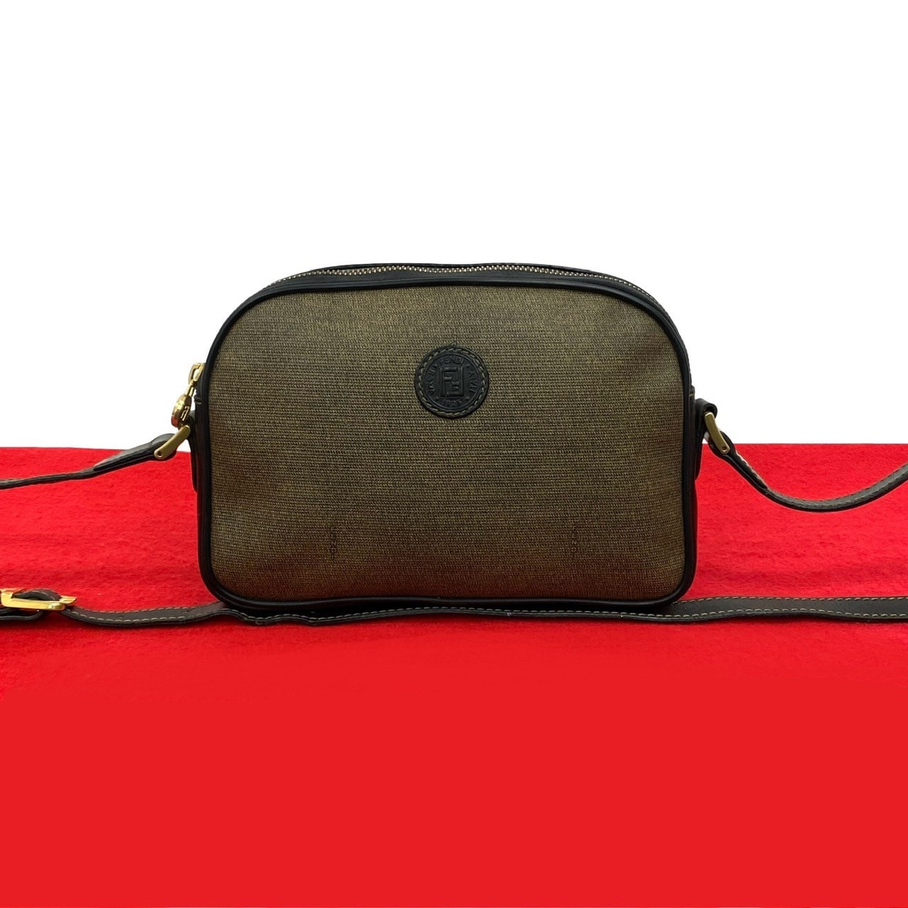 FENDI フェンディ FF ロゴ モチーフ レザー PVC ショルダーバッグ ブラウン
54365