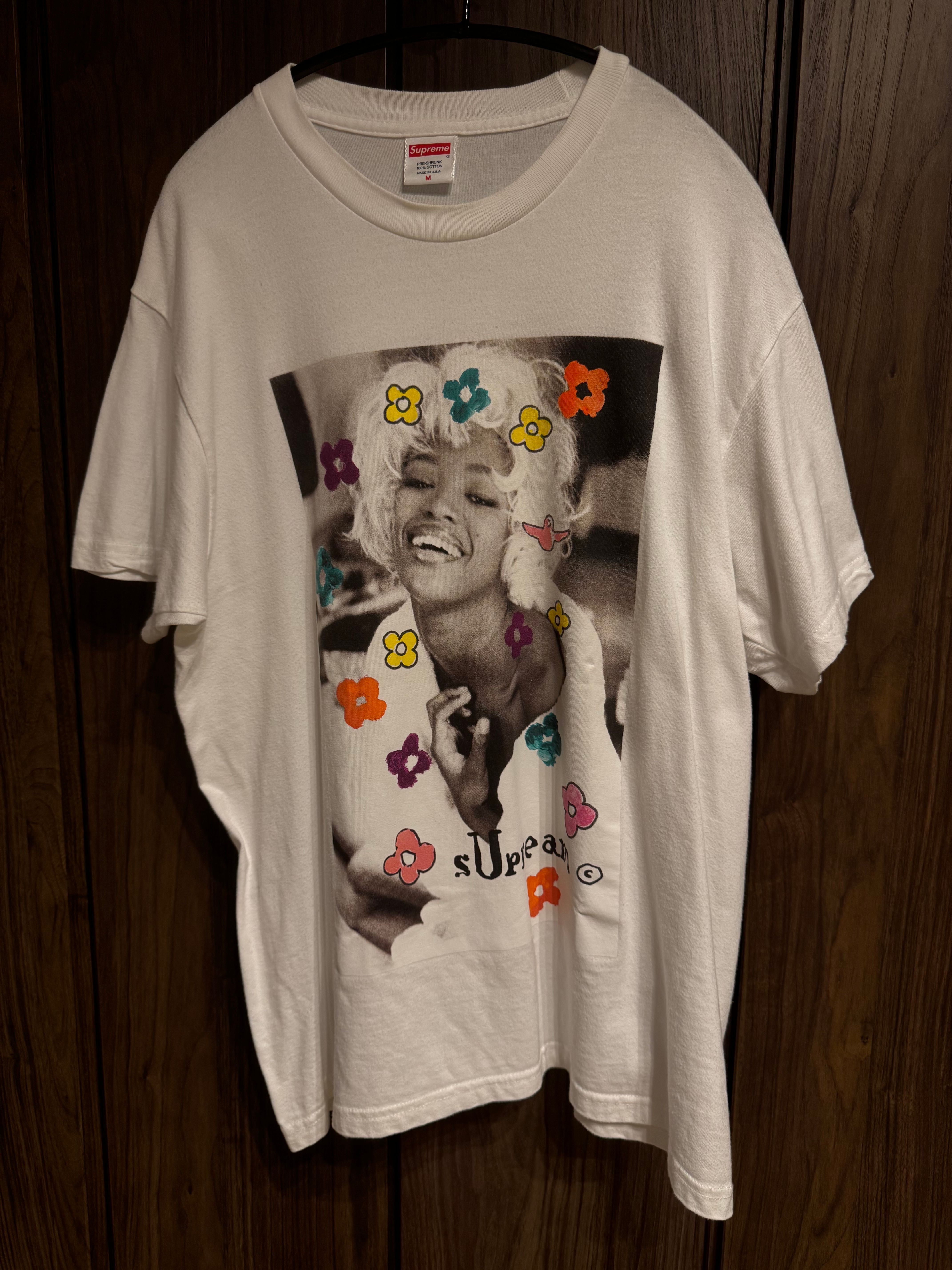 シュプリーム ナオミ Tシャツ "ホワイト"（木村拓哉着用）