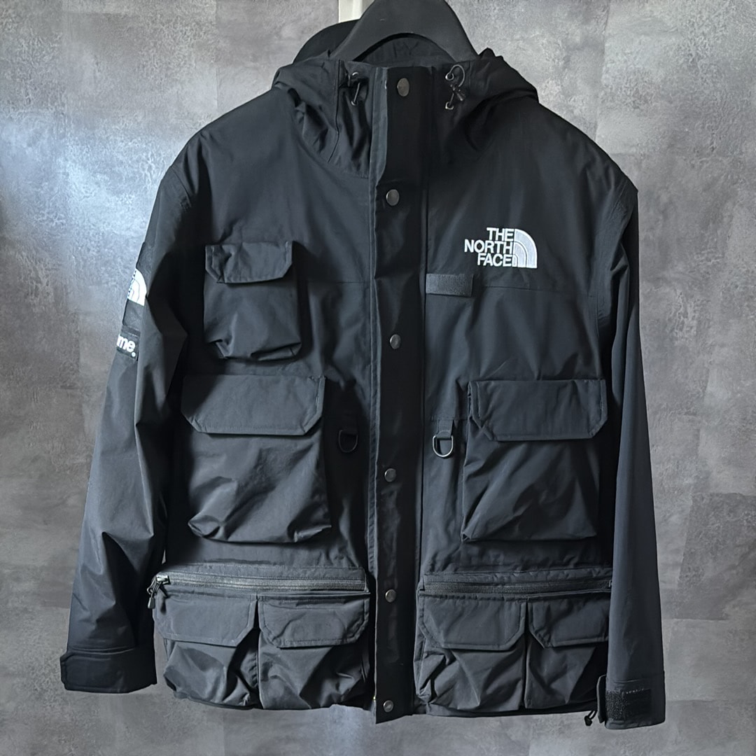 シュプリーム×ノースフェイス カーゴジャケット 人気話題コラボ！Supreme x The North Face Cargo Jacket Black