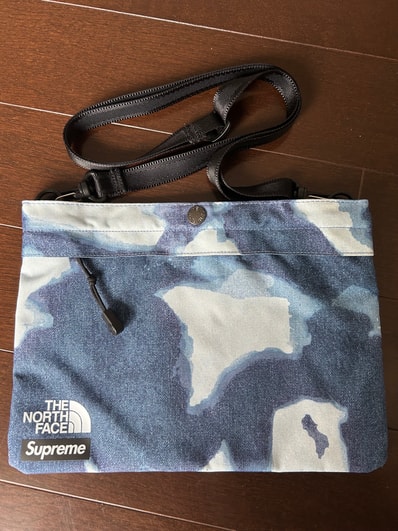 Supreme x The North Face Bleached Denim Print Shoulder Bag "Indigo"