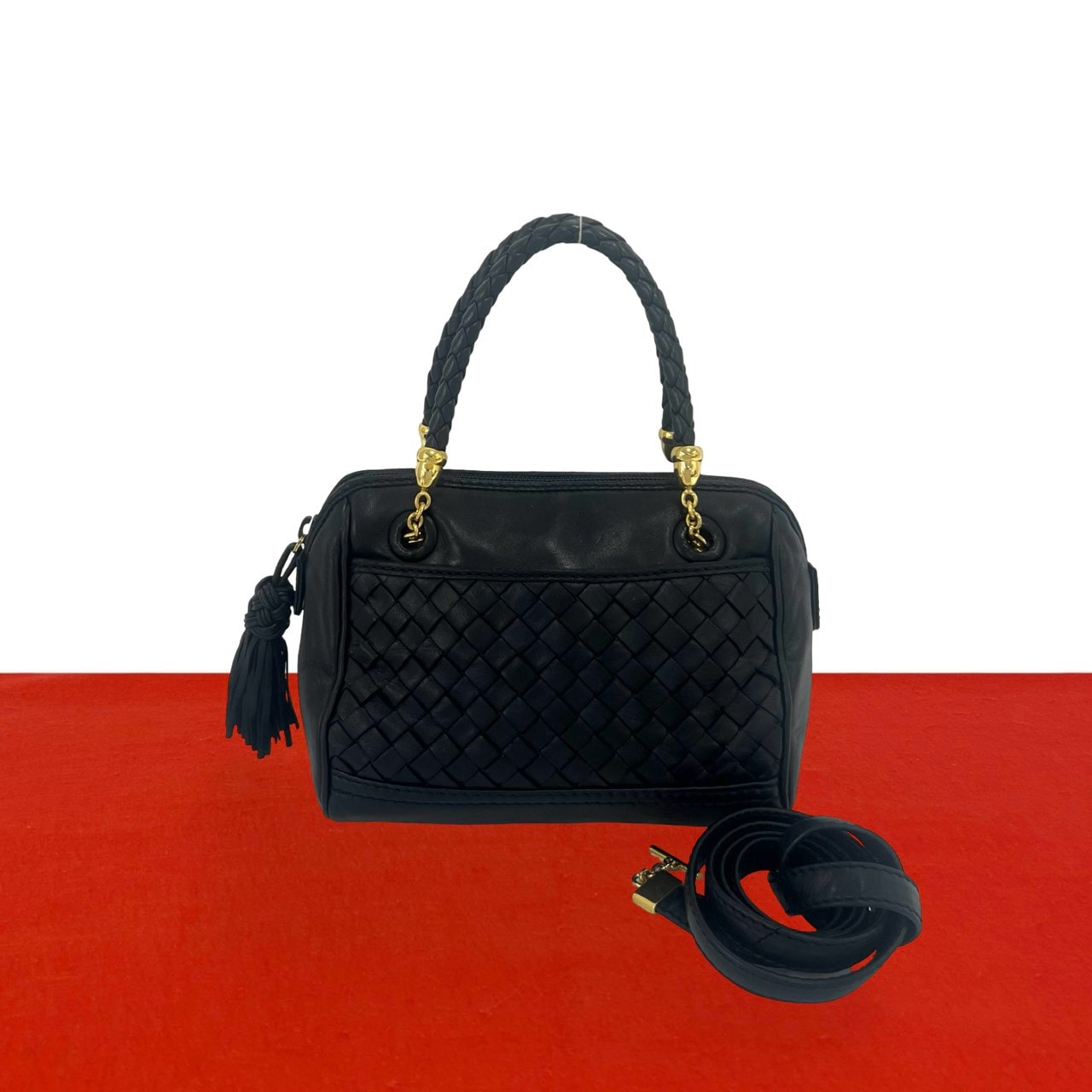BOTTEGA VENETA ボッテガヴェネタ イントレチャート レザー ショルダーバッグ ネイビー
 42608