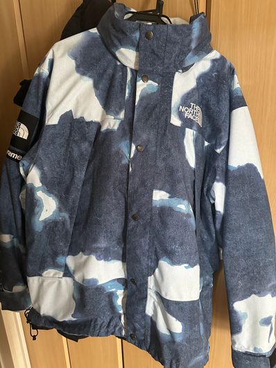 Supreme x The North Face Bleached Denim Print Mountain Jacket "Indigo"