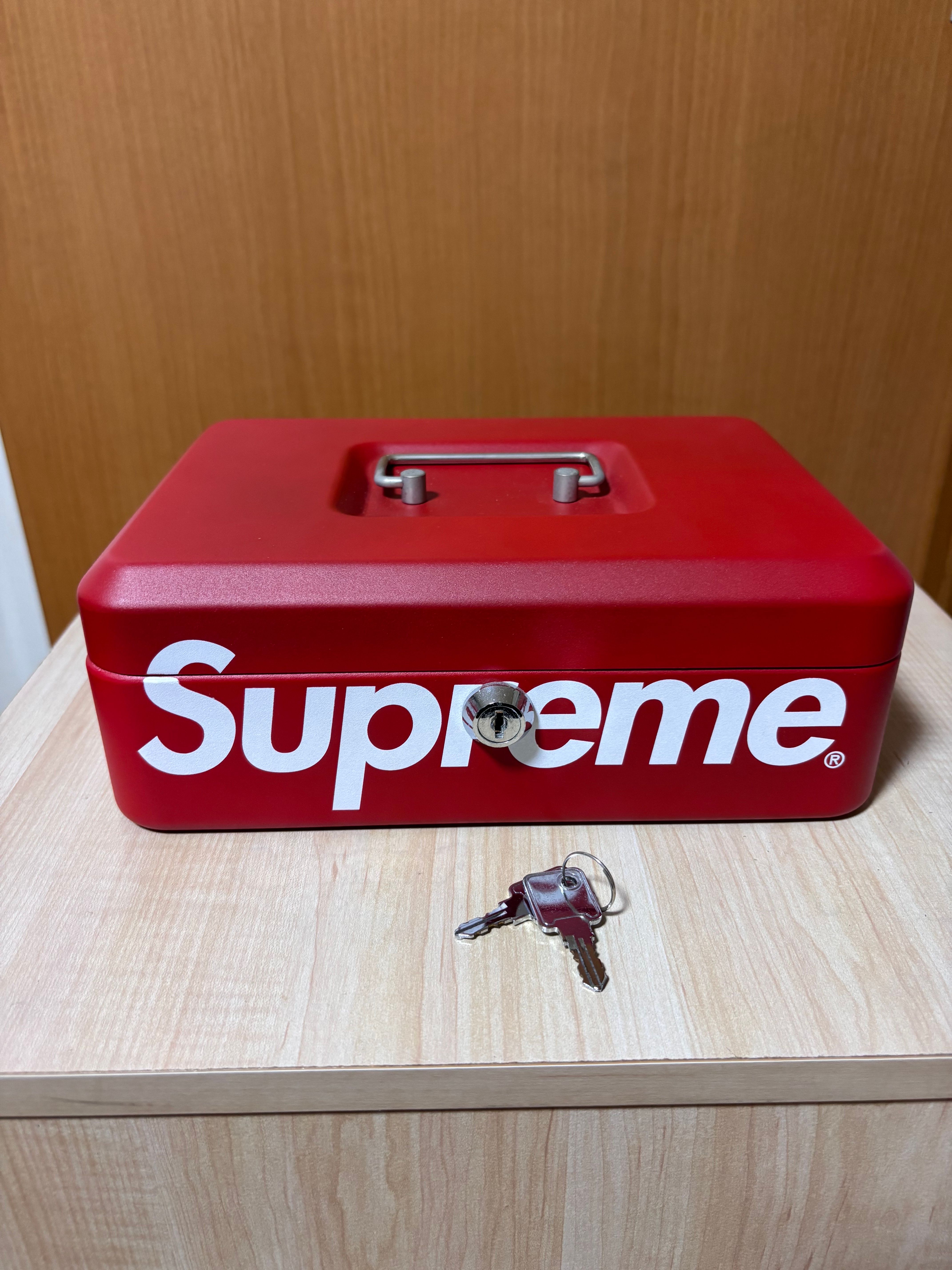Supreme Lock Box 
