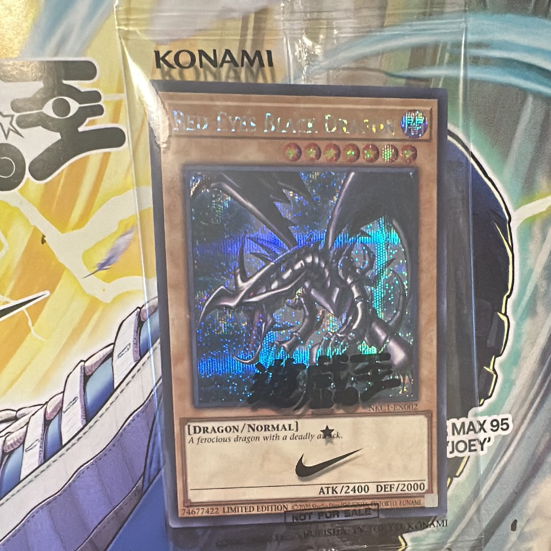 真紅眼の黒竜 SE [NKC1-EN002](遊戯王 x ナイキ エアーマックス 95 QS エアーマッスル House of Duel - 童実野町決闘遊戯館 限定プロモ) 