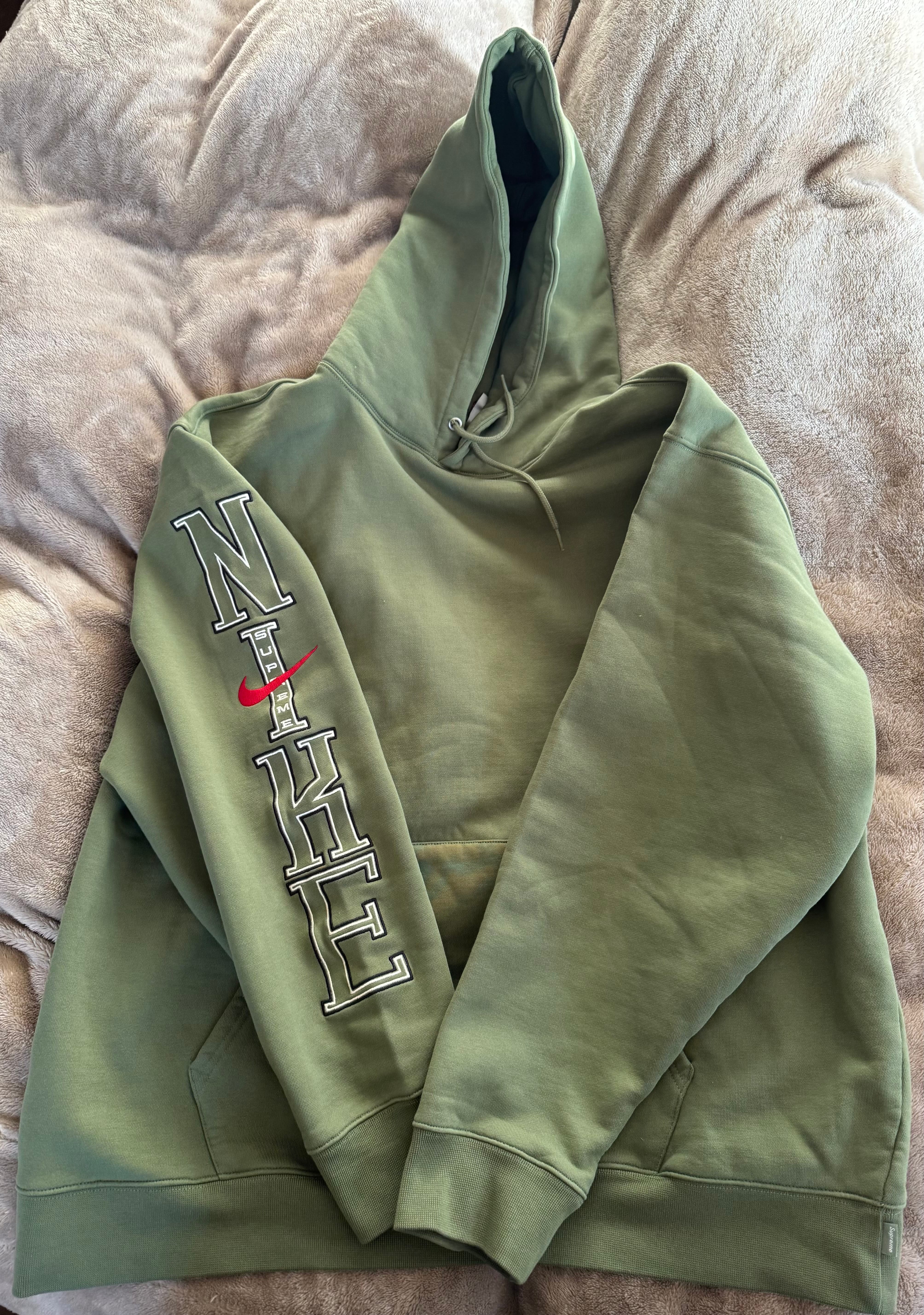 Supreme x Nike Hooded Sweatshirt "Olive"