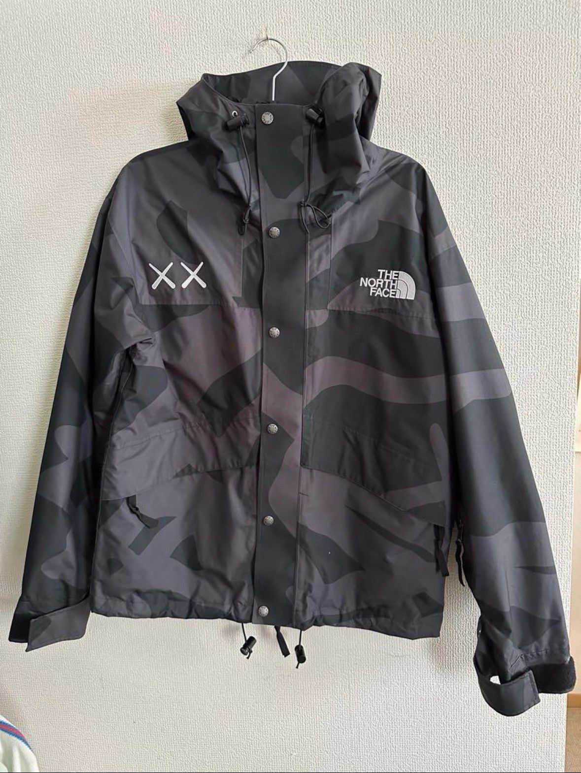 The North Face Kaws Retro 1986 Mountain Jacket "Black"