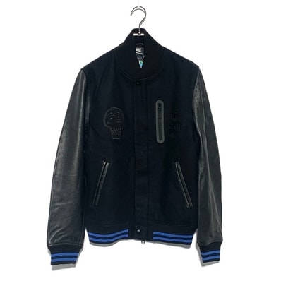 × NIKE スタジャン