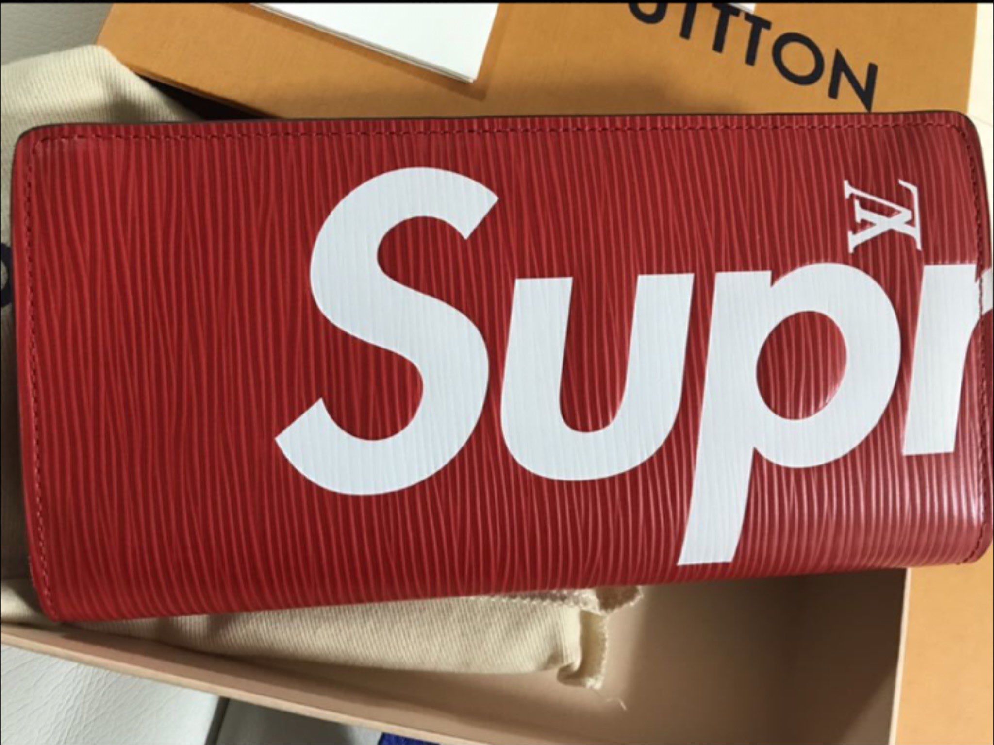 Louis Vuitton x Supreme Portefeuille Brazza "Red"