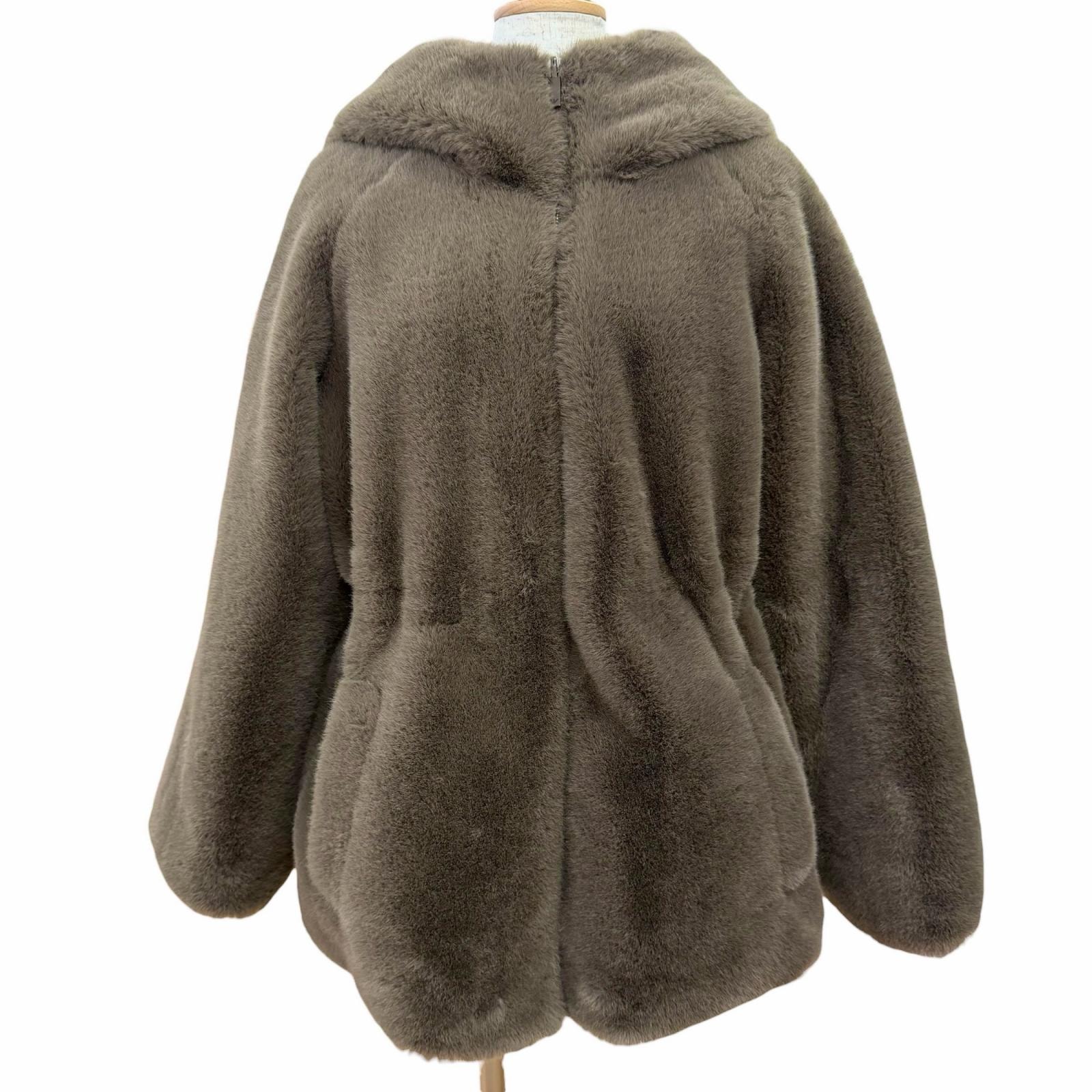 A (未使用に近い)】極美品 エンポリオ アルマーニ フェイクファー