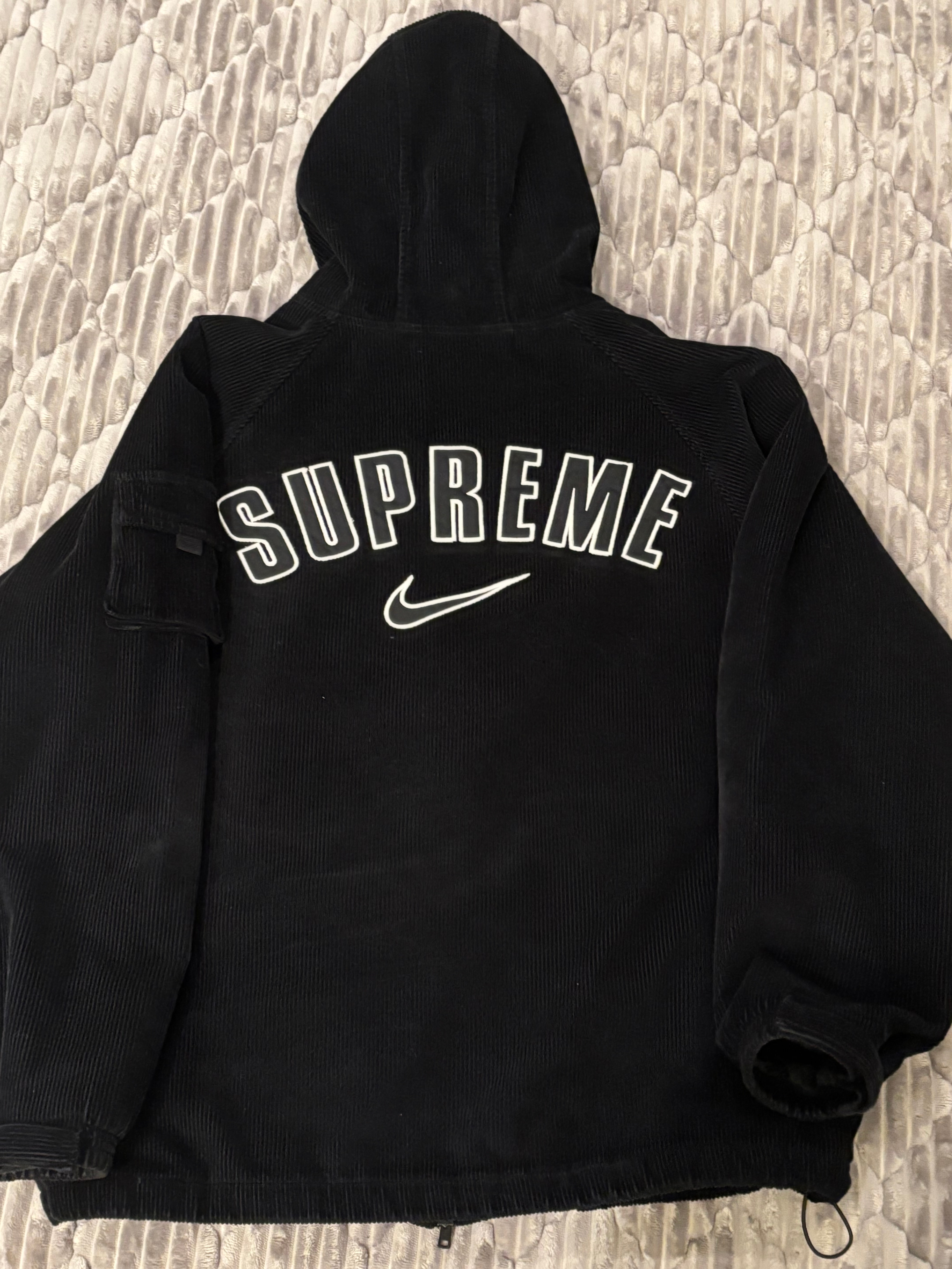 Supreme / Nike Arc Corduroy Hooded Jacket "Black"