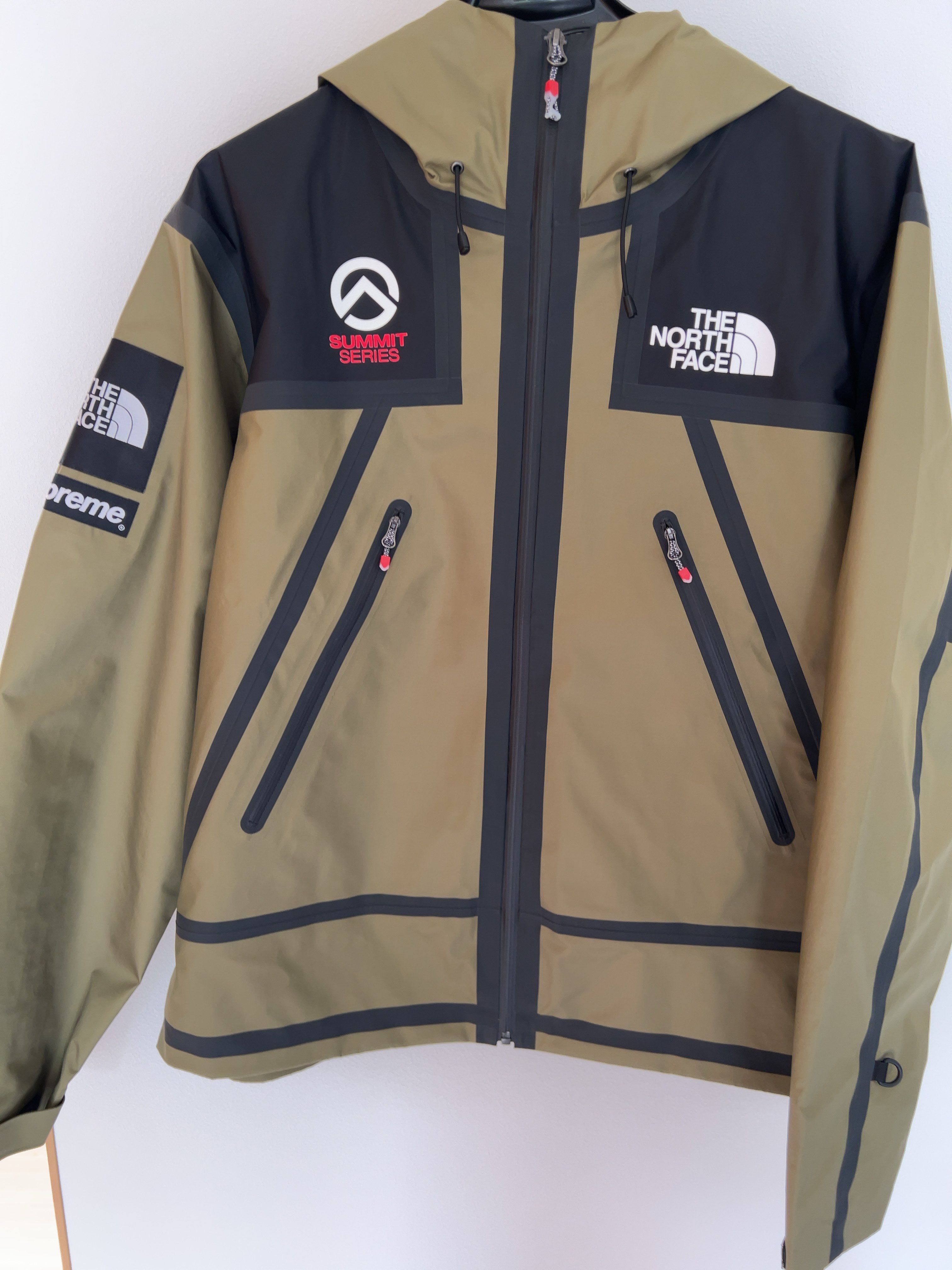 Supreme x The North Face Summit Series Outer Tape Seam Shell Jacket "Olive"