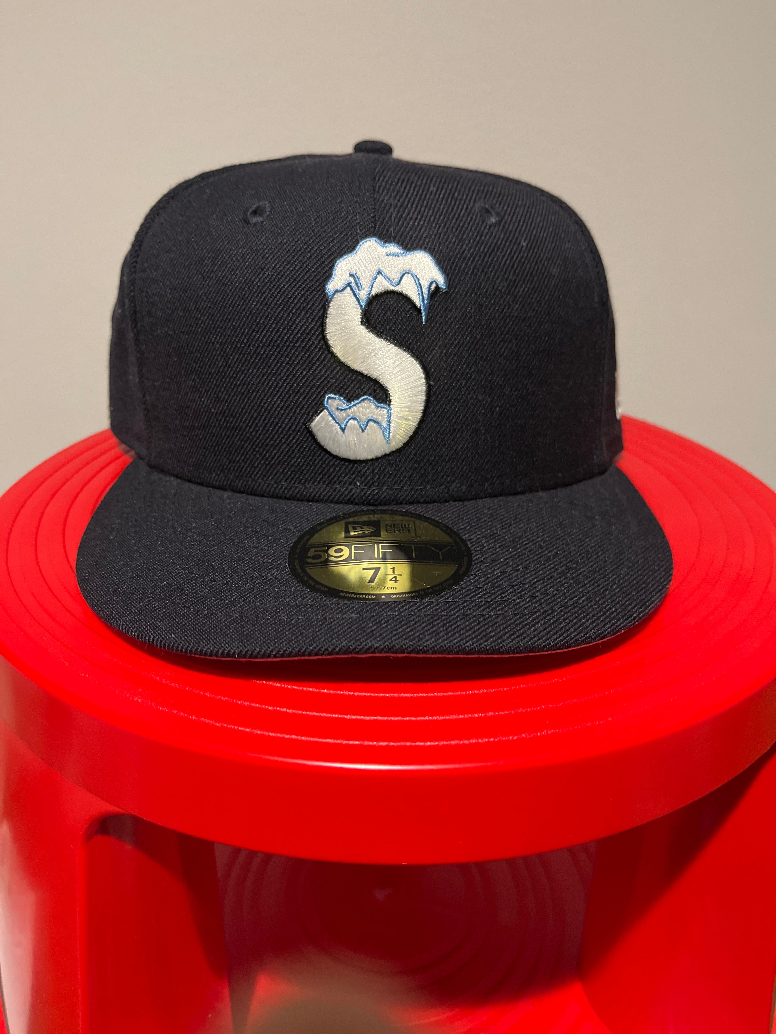 Supreme S Logo New Era® "Navy" (20FW)