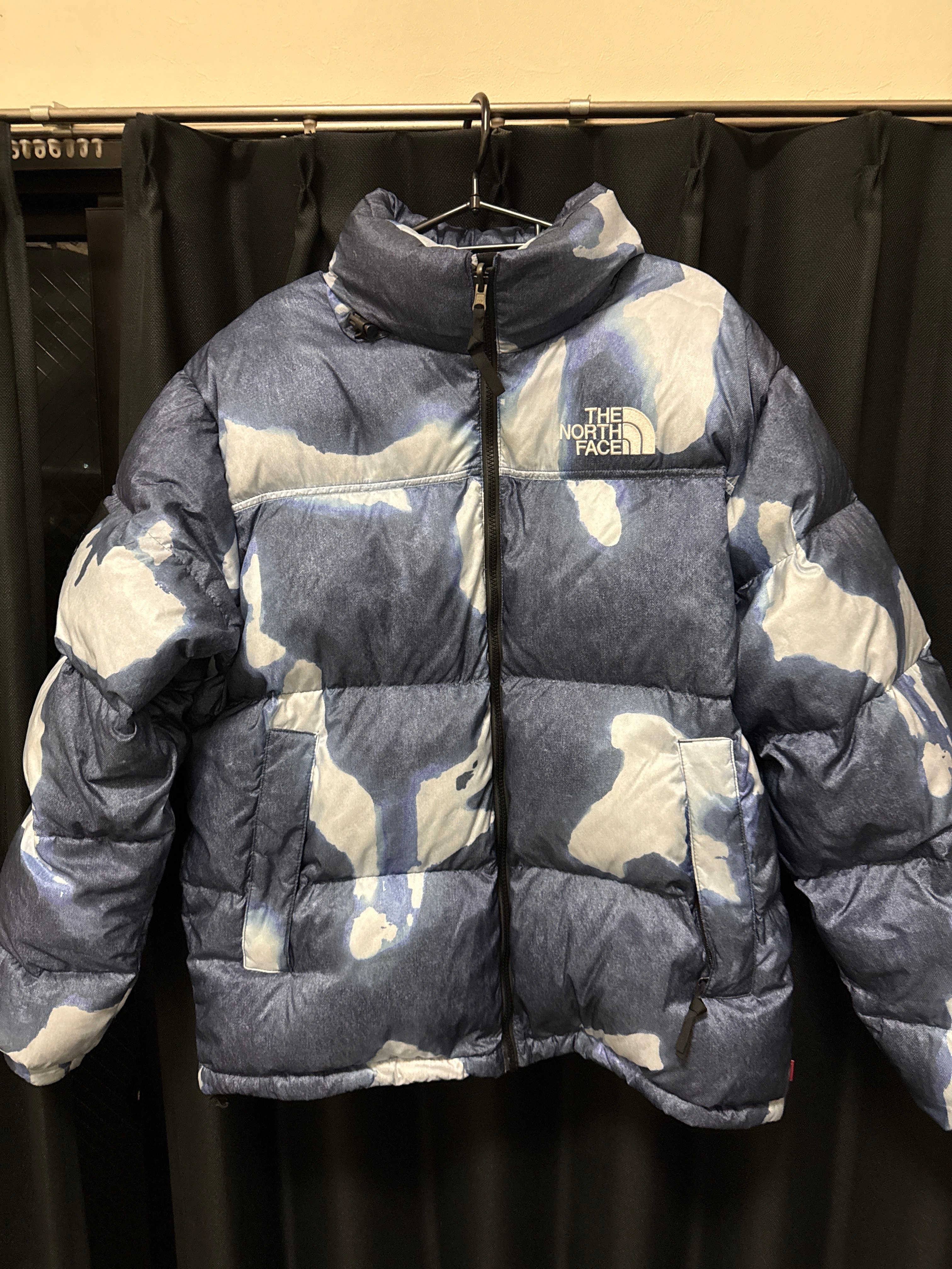 Supreme x The North Face Bleached Denim Print Nuptse Jacket "Indigo"