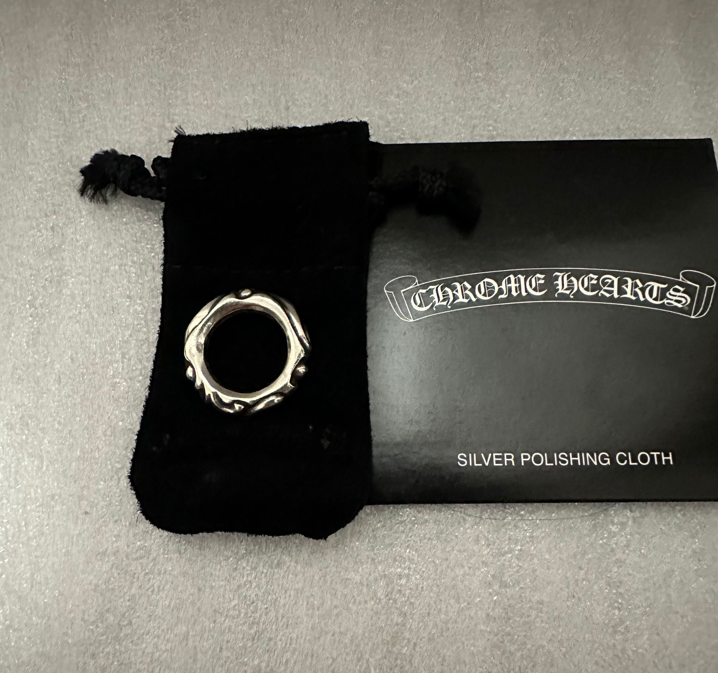 Chrome Hearts Scroll Band Ring "Silver"