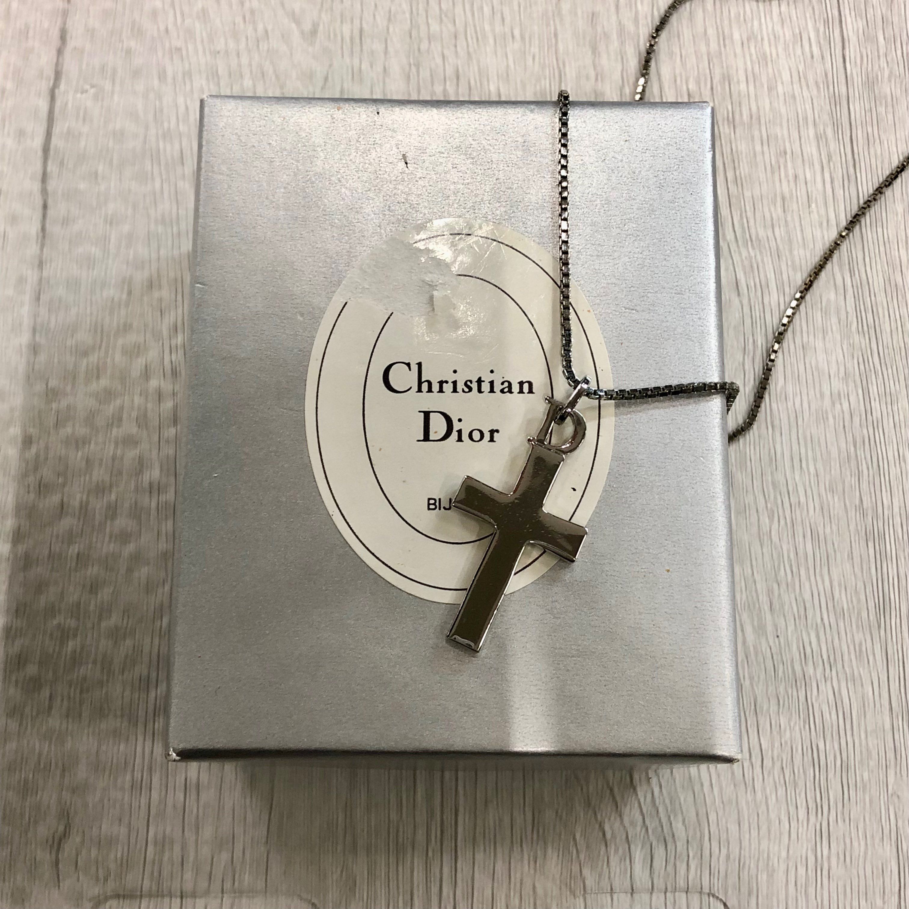 クリスチャン ディオール ネックレス クロス シルバー