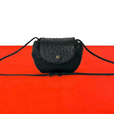 LOEWE ロエベ アナグラム ロゴ 金具 レザー オーストリッチ ショルダーバッグ ブラック
81284