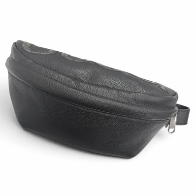 未使用品 グッチ ボディバッグ ブラック 768111