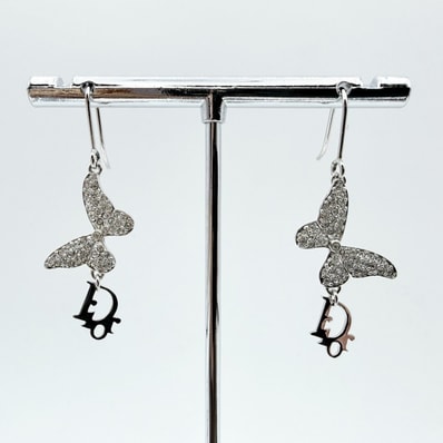 Christian Dior(クリスチャンディオール)パピヨン ピアス バタフライ フックピアス ラインストーン シルバーカラー CDロゴ 全長約4cm レディース【中古】