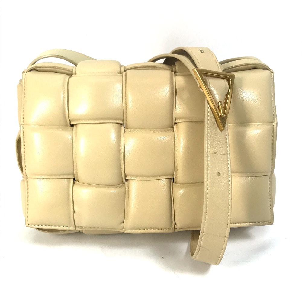 ボッテガヴェネタ BOTTEGA VENETA パデッド カセット 717506 カバン ショルダーバッグ レザー ベージュ 美品