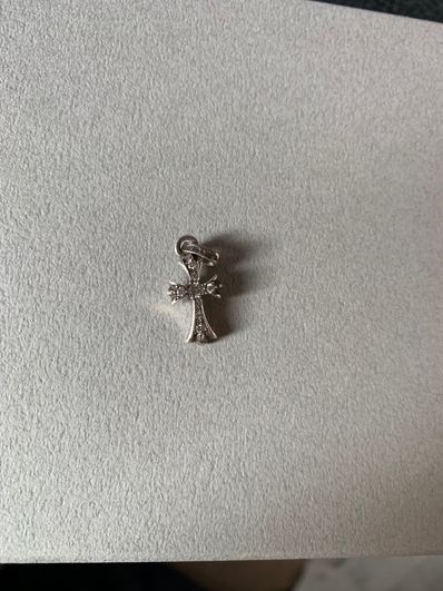 ベビーファット クロスチャーム ダイヤパヴェ