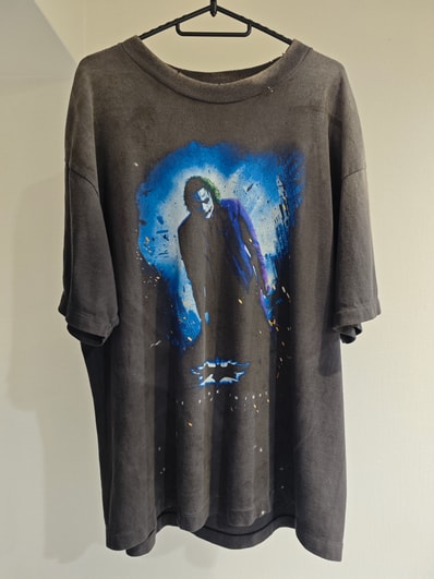 SAINT Mxxxxxx x Batman BTM_SS Tee_The Dark Knight "Black"