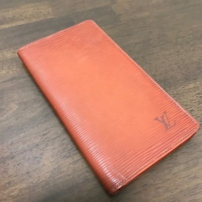 Louis Vuitton Epi Porte Cartescredit "Kenya Brown"