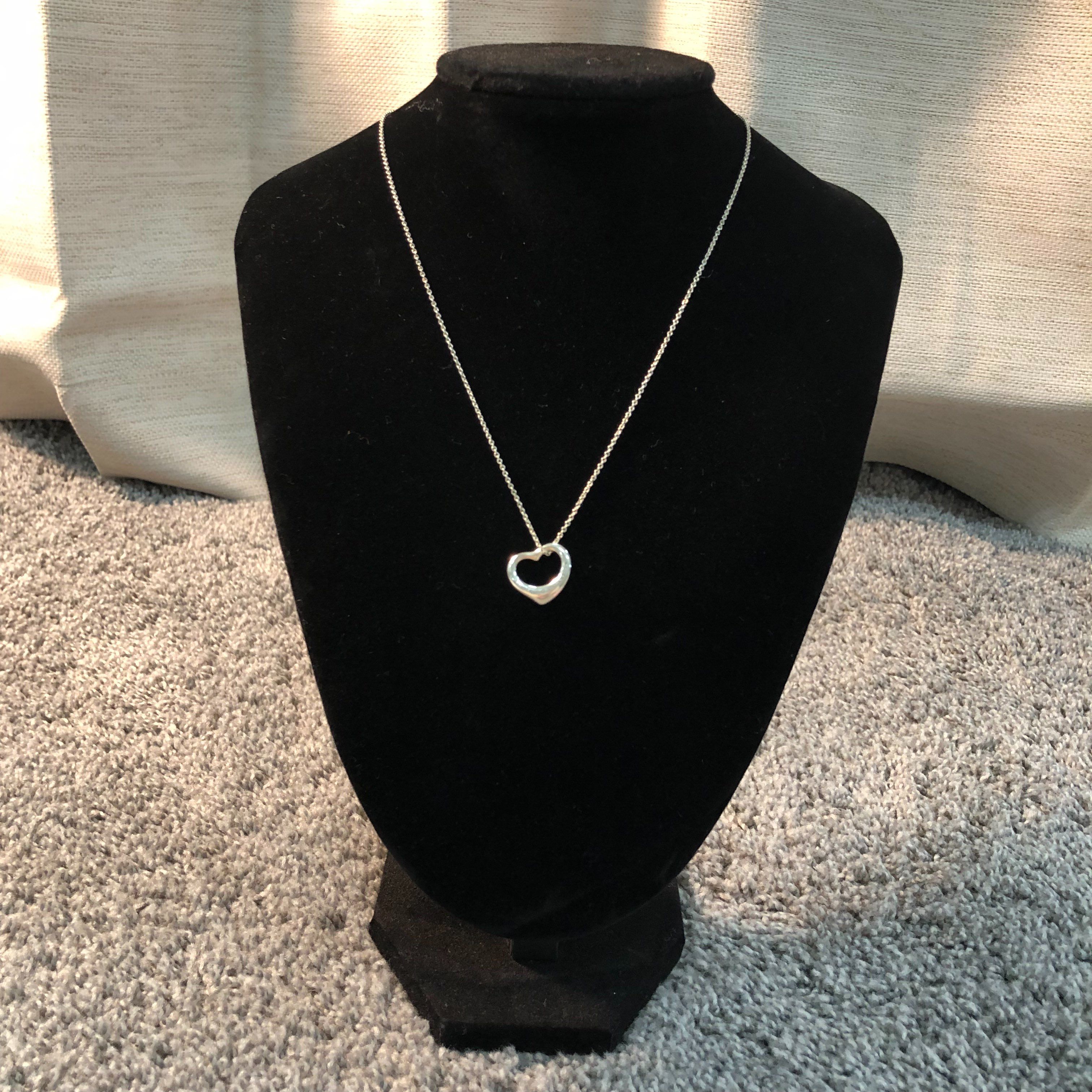 Tiffany & Co Open Heart Necklace "Silver"