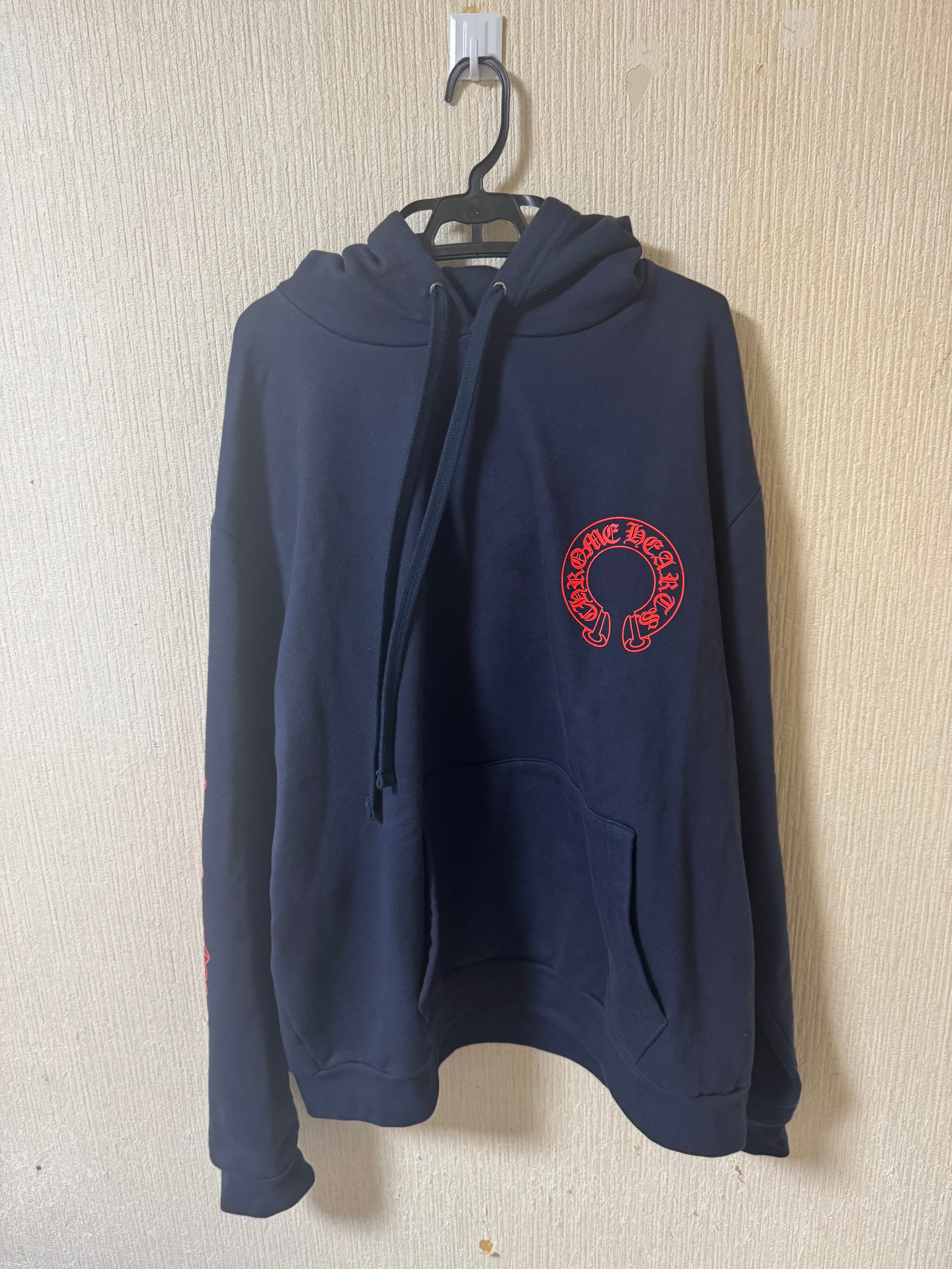 クロムハーツ ホースシュー フローラルスリーブ フーディー "ネイビー/レッド"