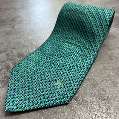 【Dunhill】ダンヒル dロゴ ネクタイ 長方形柄 小紋 幾何学模様 ブロック柄 連続柄 スクエア 四角モチーフ 総柄 グリーン ブルー メンズ