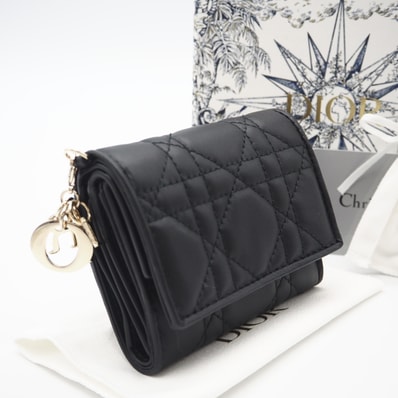 未使用 Christian Dior クリスチャンディオール カナージュ ラムスキン Lady Dior Lotus ウォレット S0181ONMJ 三つ折り財布 ブラック ラムスキン レディース