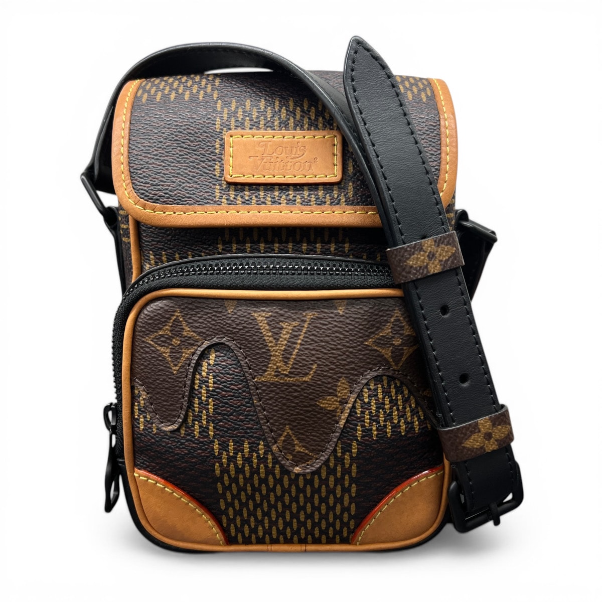 LOUIS VUITTON × NIGO 美品 ルイヴィトン × ニゴー アマゾンメッセンジャー ダミエ ジャイアント モノグラム ショルダーバッグ N40357 PVC レザー FO2290/RFID確認済 ブラウン LV ヴィトン ABランク 中古 鑑定済