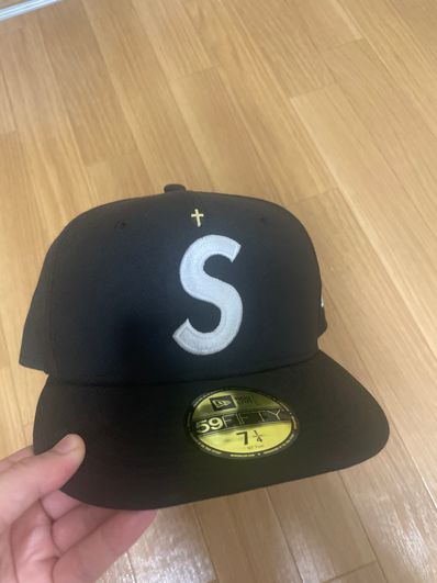 Supreme Gold Cross S Logo New Era "Black"