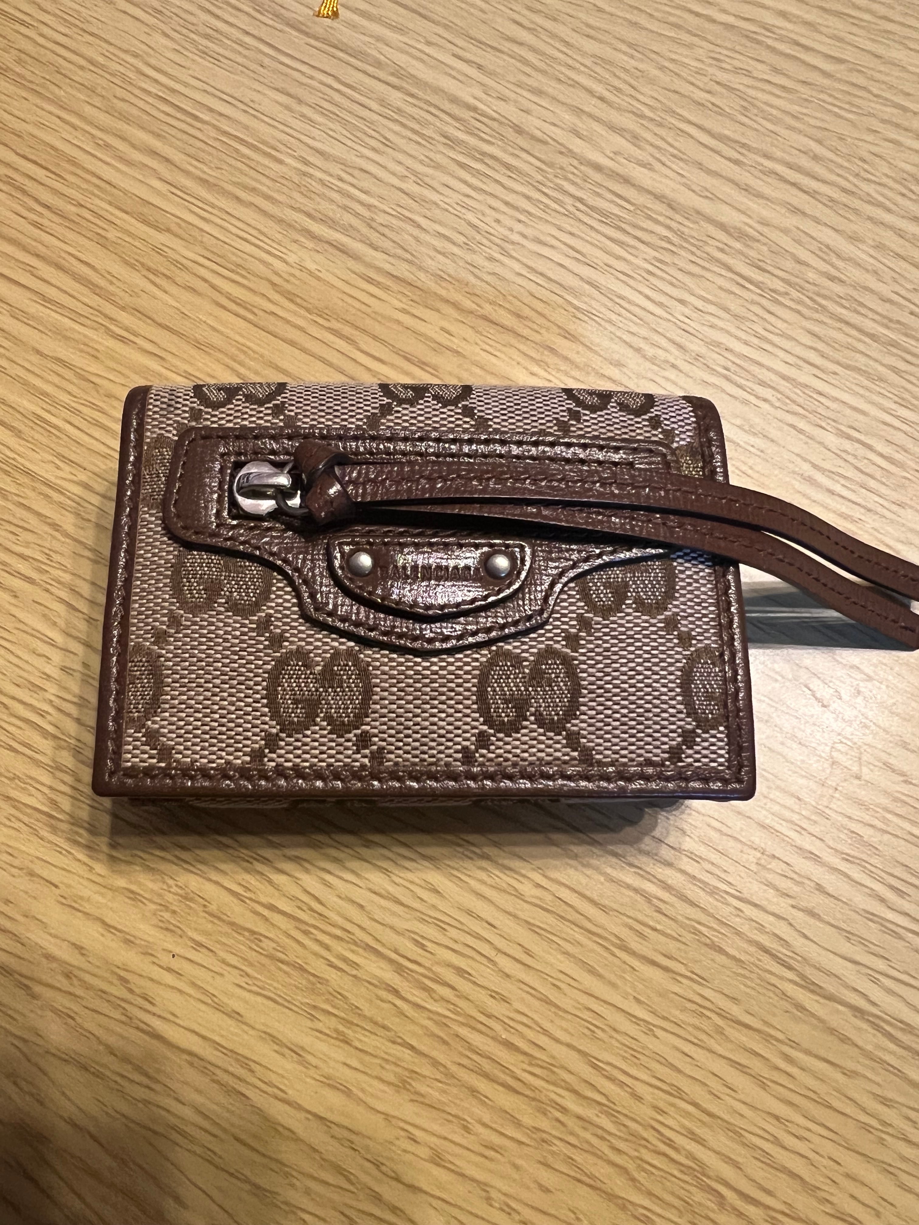 GUCCI x BALENCIAGA The Hacker Neo Classic Wallet "Beige"