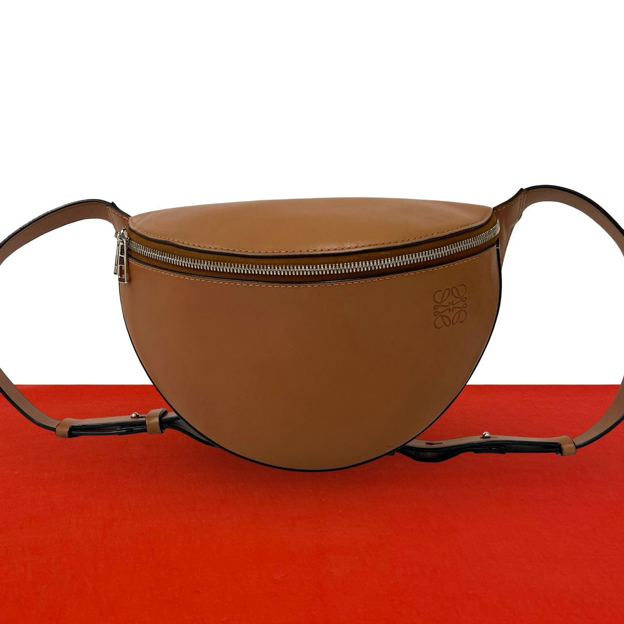 LOEWE ロエベ バムバッグ アナグラム ロゴ レザー ショルダーバッグ ブラウン
74241