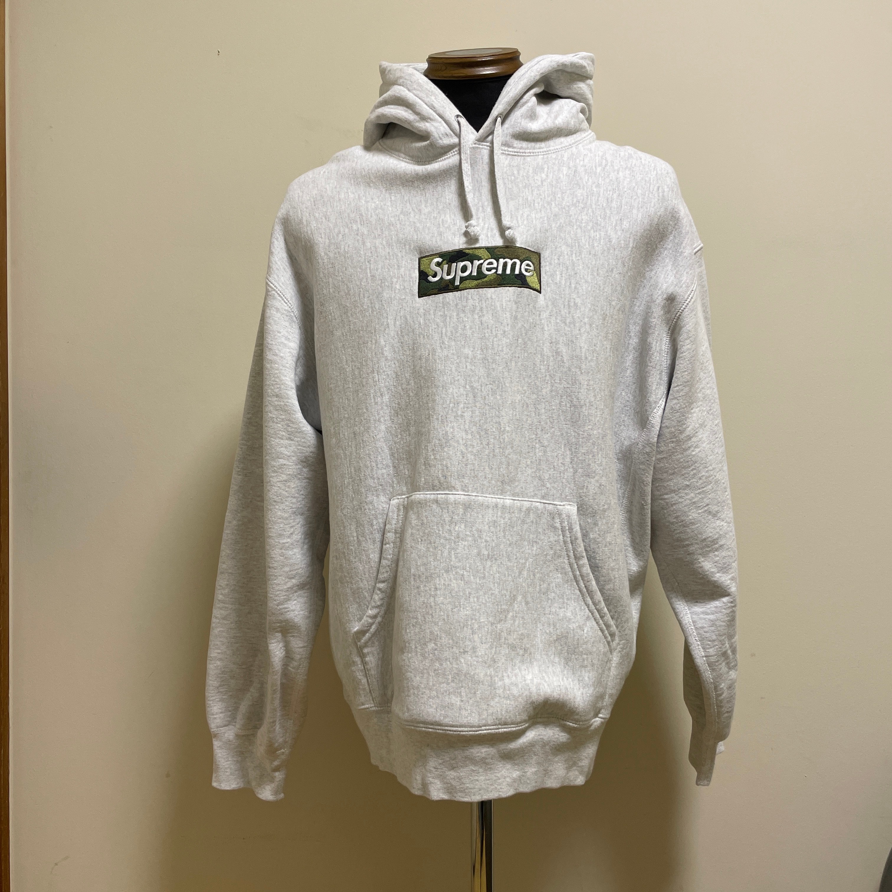 シュプリーム ボックス ロゴ フーディー スウェットシャツ "アッシュ グレー" (23FW)