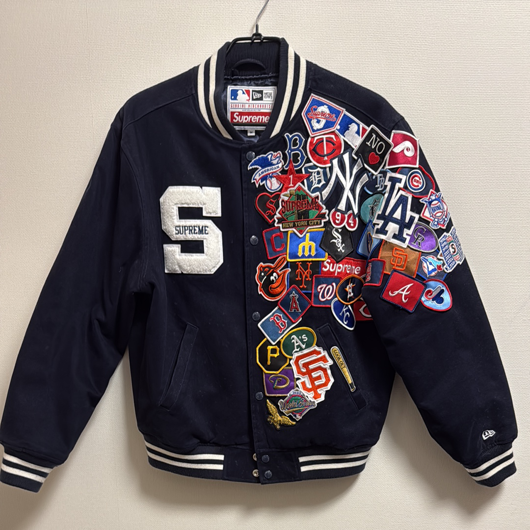 シュプリーム ニューエラ メジャーリーグ バーシティ ジャケット "ネイビー"