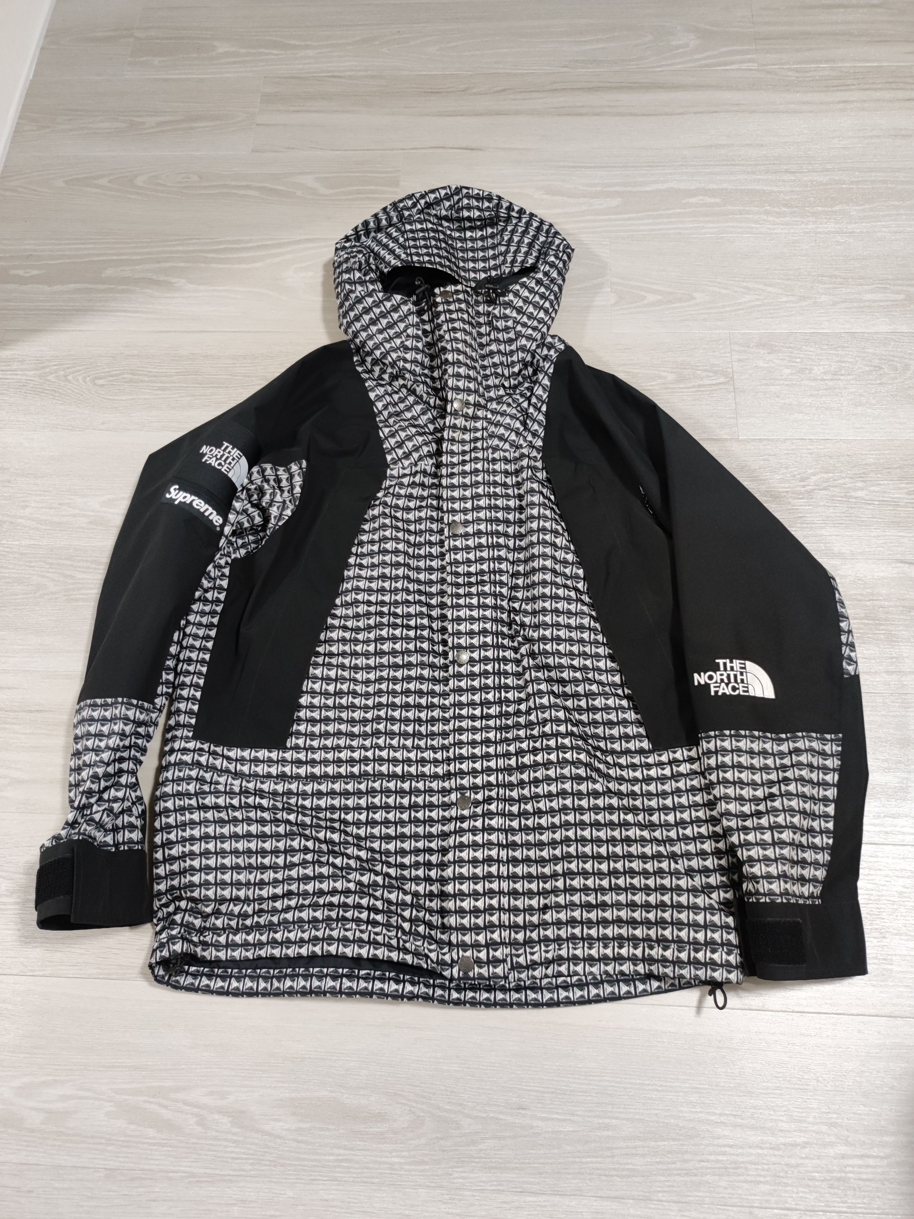 Supreme x The North Face Studded Mountain Light Jacket "Black"