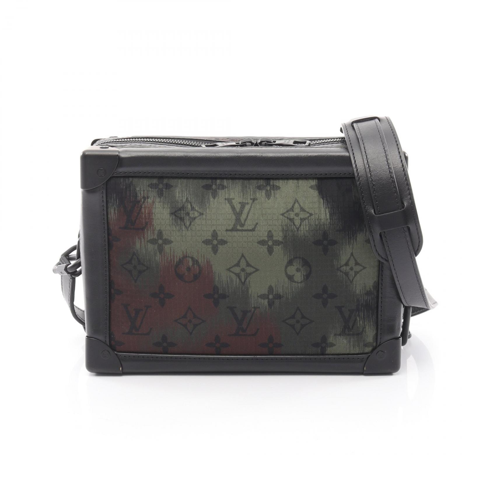 ルイ・ヴィトン LOUIS VUITTON ソフトトランク モノグラムカモフラージュ ショルダーバッグ バッグ ナイロン レザー メンズ カーキ系 / ブラック系 M56428 【中古】