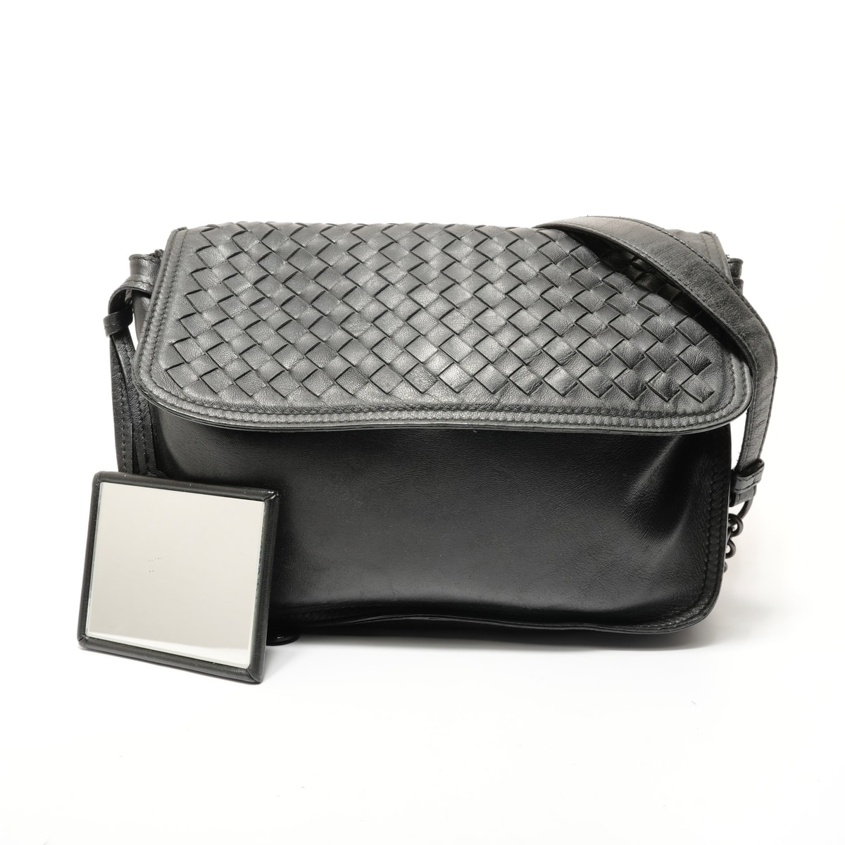 ボッテガヴェネタ BOTTEGAVENETA イントレチャート レザー ショルダーバッグ【中古】