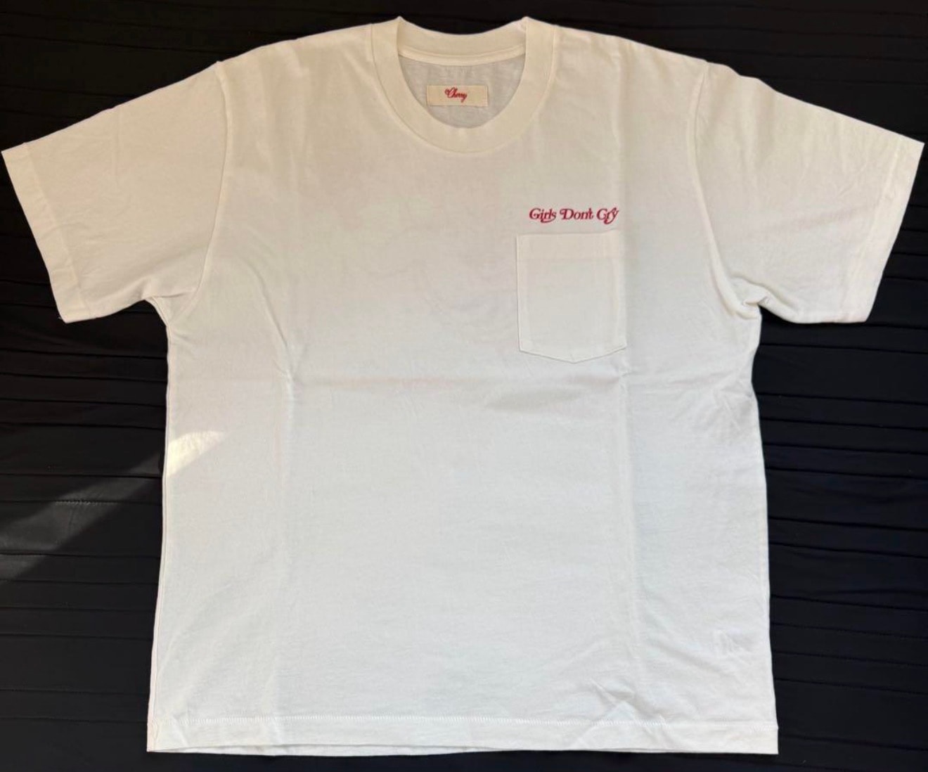 ガールズドントクライ x チェリーロサンゼルス エンジェル クラシック ポケット Tシャツ "ホワイト"