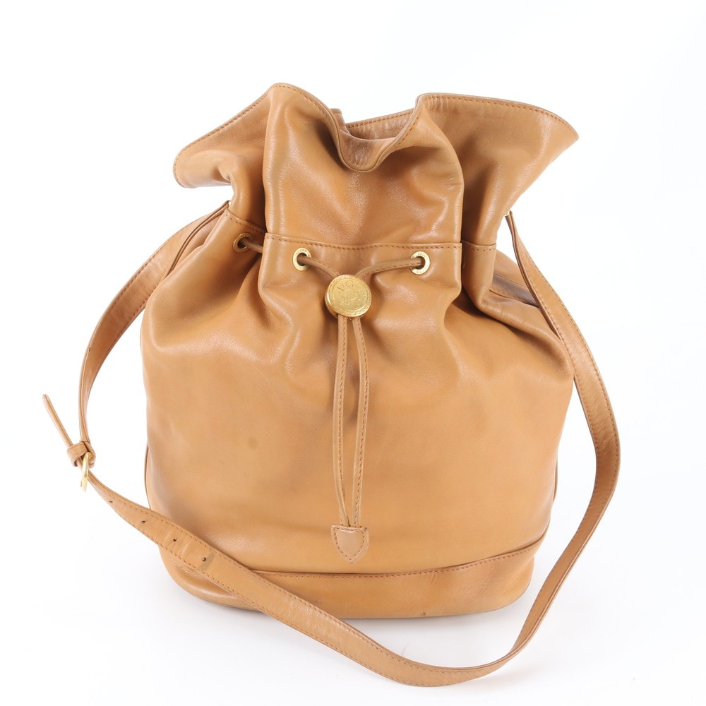 ■美品 グッチ ドローストリング 巾着ショルダーバッグ レザー
