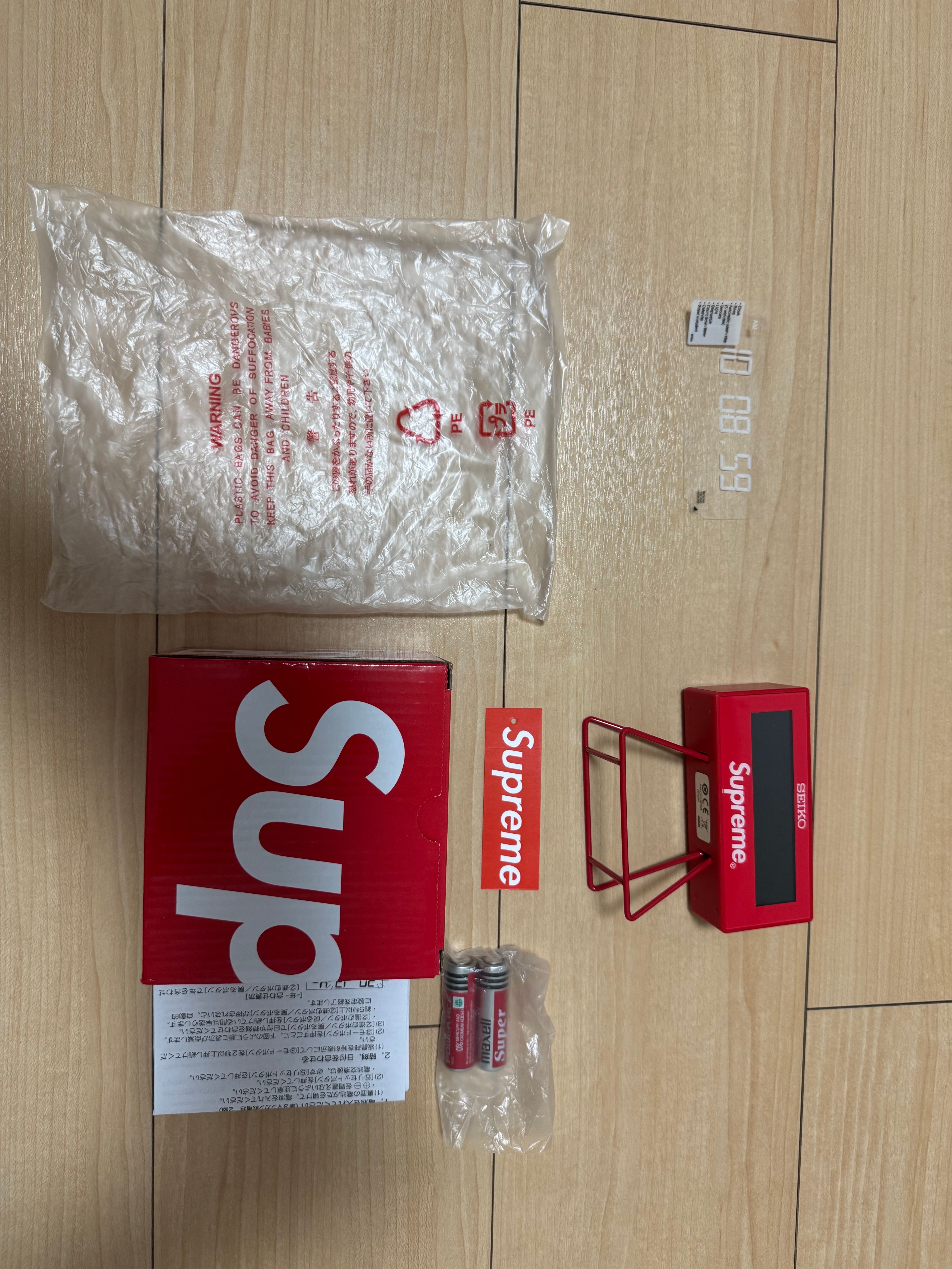 Supreme / Seiko Marathon Clock "Red"